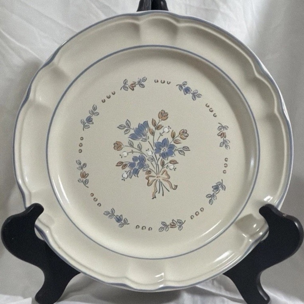 Cordella Collection Stoneware Dinner Plate Blue Floral Round Scalloped Edge